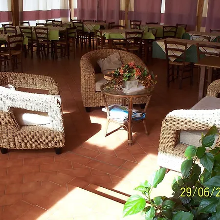 فندق مبيت وإفطار Casteldoria 3*