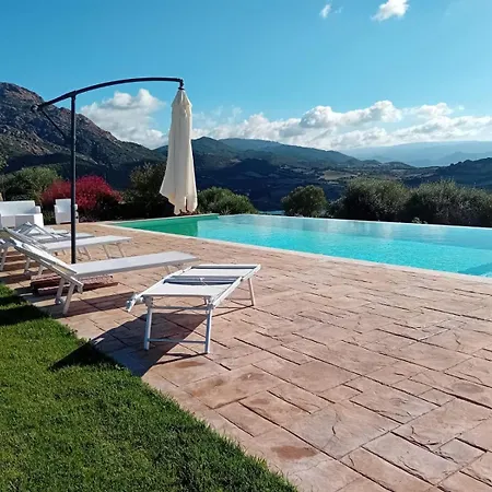 Casteldoria Bed and Breakfast 3*
